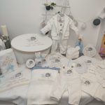 Trusou botez premium ingeras pachet bogat randuit dupa datina cu cutie catifea costum lumanare si set baita
