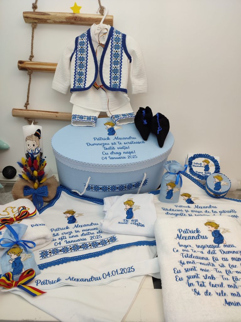 Trusou botez premium traditional ingeras albastru mega set cu costum popular opinci si cutie ovala bleu.
